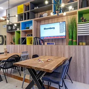 https://holiday-inn-brussels-schuman.brusselshotelsbook.com